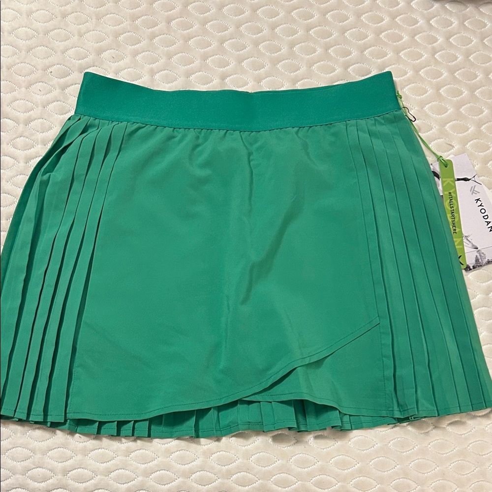 Kyodan Vibrant Green Pleated Mini Skort